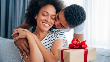 The 12 Most Thoughtful Gifts to Celebrate Your First Wedding Anniversary Together